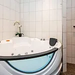 8 Person In Romo-by Traum Kongsmark