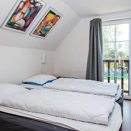 8 Person In Romo-by Traum * Kongsmark