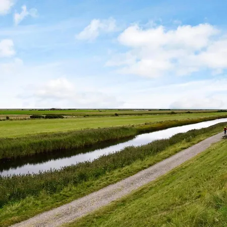 8 Person In Romo-by Traum Kongsmark