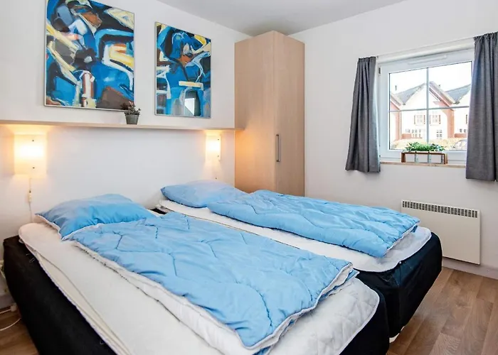 8 Person In Romo-by Traum Kongsmark