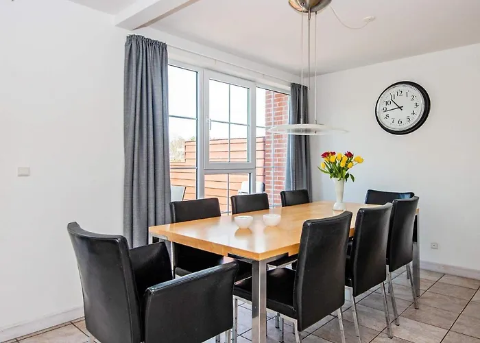 8 Person In Romo-by Traum * Kongsmark