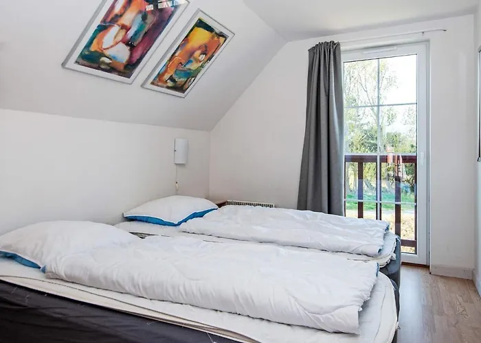 8 Person In Romo-by Traum * Kongsmark