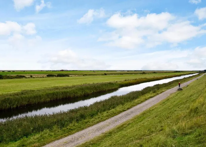 8 Person In Romo-by Traum Kongsmark