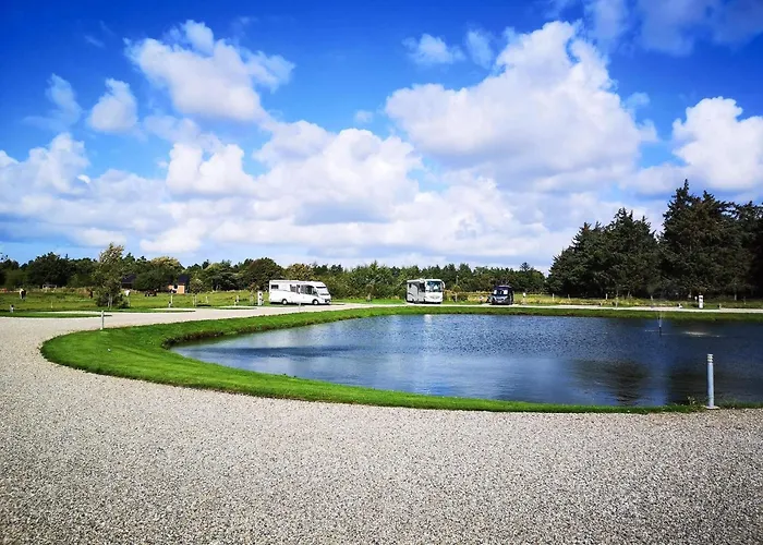 8 Person In Romo-by Traum